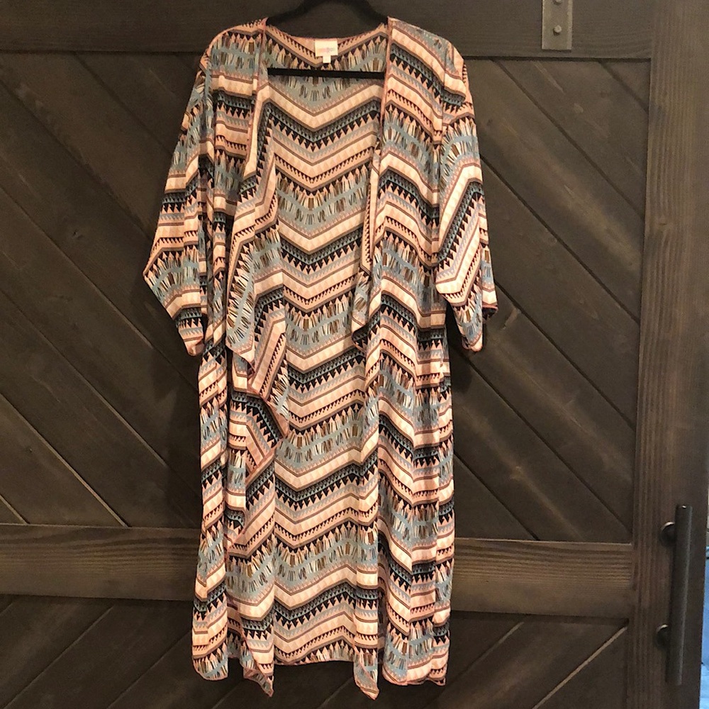 LuLaroe Monroe top